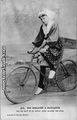 Une sablaise à bicyclette